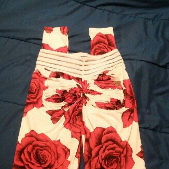 Cute Booty Lounge Leggings - Picture 3 of 5